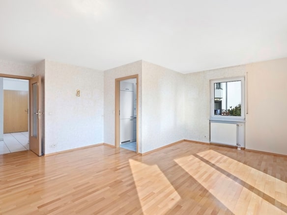 Wohn- / Esszimmer / Küche / Balkon