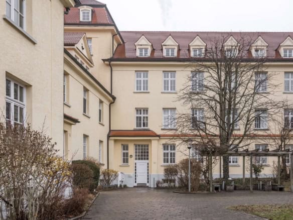 Vermietete 3,5-Zimmer-Hochparterrewohnung im Welfenpalais in Weingarten