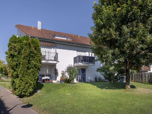 Vermietetes Erdgeschossappartement mit Terrasse und Kfz-Stellplatz in Brochenzell!